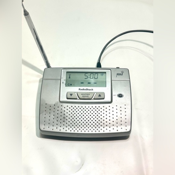 Radio Shack Weather Radio - Picture 3 of 8